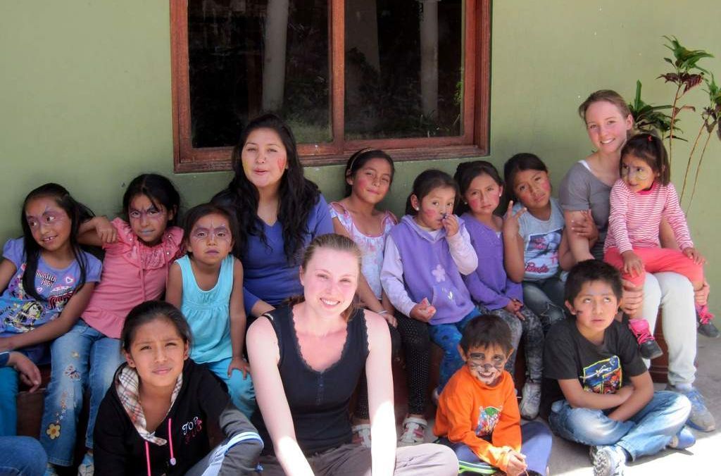 Praktikantinnen im Kinderhaus